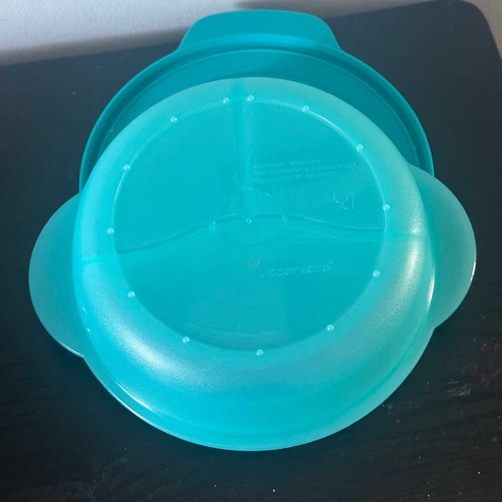 Tupperware Crystal Wave Divided Containers - Picture 5 of 9